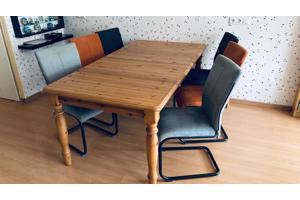 Massief grenen eettafel (uitschuifbaar) + 4 designstoelen