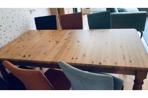 Massief grenen eettafel (uitschuifbaar) + 4 designstoelen