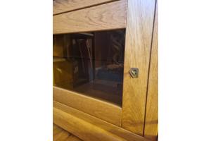 Massief eikenhouten meubel