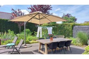Parasol 3mx3m  met stenen voet