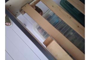 Bed 140x200 zeer goede staat en sterk