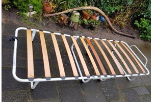 Onderstel voor ( logeer-) bed