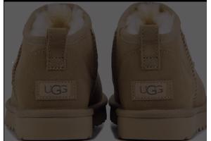 Uggs Bruin en Zwart. Verschillende maten beschikbaar.