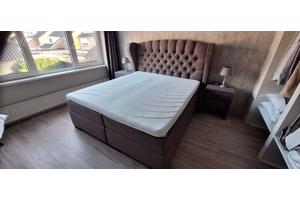 Mooie boxspring kleur lever afm. 180x200cm