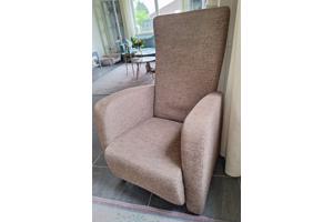 Bruine fauteuil/ stoel