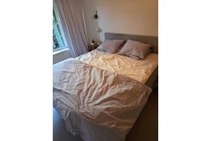 Kingsize bed (180x210)