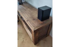 Robuust eiken dressoir met moderne uitstraling