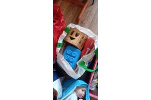 Tassen vol speelgoed