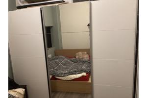 Mooie grote kledingkast