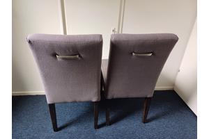 2 eetkamer stoelen