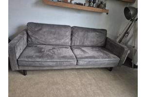 Nette stoere leger groen/grijze bank