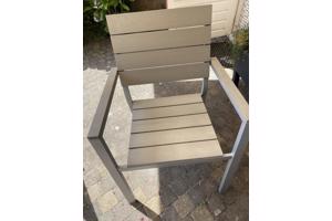 IKEA Falster tuintafel en 3x IKEA Falster stapelbare tuinstoelen