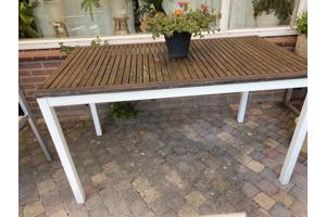 IKEA Falster tuintafel en 3x IKEA Falster stapelbare tuinstoelen
