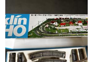 2 sets van Marklin incl wat losse onderdelen