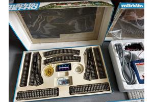 2 sets van Marklin incl wat losse onderdelen