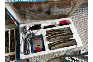 2 sets van Marklin incl wat losse onderdelen