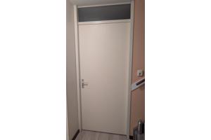 Deurkozijnen metaal binnen