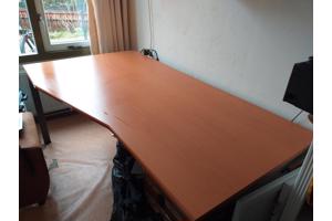 Extra groot bureau voor zakelijke doeleinde