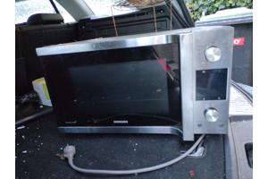 Combimagnetron Samsung compleet en goed werkend.