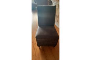 Nette Eettafel met 4 Stoelen