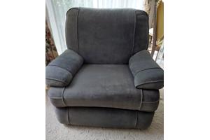 2 relaxfauteuils met uitklapbaar voetendeel