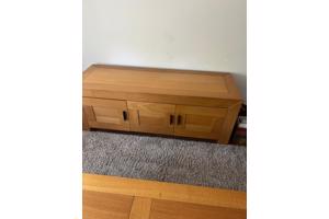 dressoir  tafel,  salon tafel , tv meubel  en planten tafel