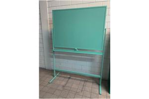 whiteboard magneetbord, groen geverfd voor fotoshoot