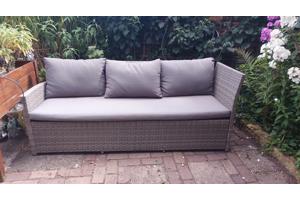 Loungebank en tafel