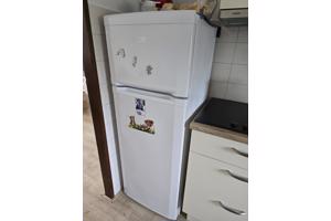 Koelkast met vriesvak en wasmachine gratis