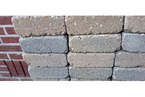 240 stenen , vierkant (14,5 bij 14,5, hoogte 5,5 cm)