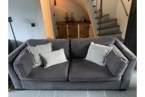 Landelijke grijze bank