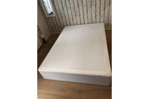 Boxspring 140x200 ikea sultan met 4 handige opberglades