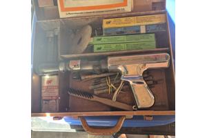 Vintage Spit spijkerpistool