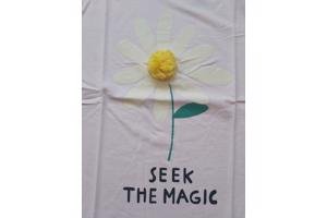 Glo-Story t-shirt seek the magic roze 152