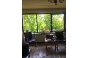 Stoel 25,vloerkleed 75 .4 ledere groom/leer keukenstoelen