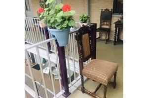 Stoel 25,vloerkleed 75 .4 ledere groom/leer keukenstoelen