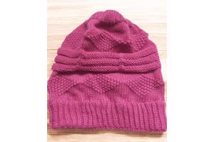 Beanie muts roze met glitter stenen