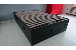 BRIMNES bed zwart 140x200 cm