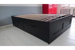 BRIMNES bed zwart 140x200 cm
