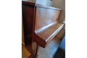 L. Simon upright piano (Amsterdam Oost)