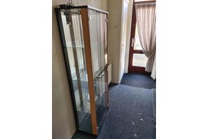 Glazen Vitrinekast met verlichting