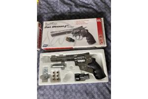 Dan & Wesson 6" /  4,5mm co2 bb