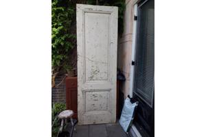 oude  houten paneeldeur