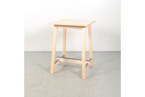 2 Barkrukken en tafel berkenhout