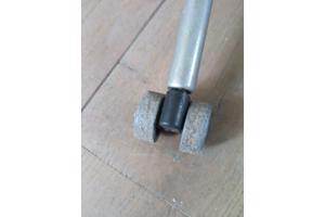 4 eetkamerstoelen, bijzettafeltje