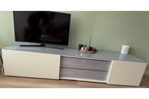TV-kast 226 cm (afhalen, zelf tillen demonteren 3e etage)