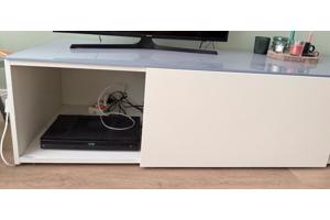 TV-kast 226 cm (afhalen, zelf tillen demonteren 3e etage)