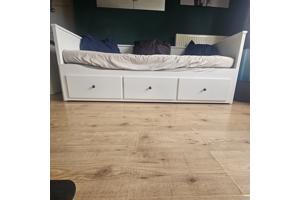De populaire bedbank met opbergruimte