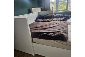 De populaire bedbank met opbergruimte