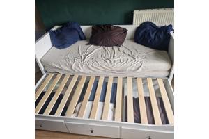 De populaire bedbank met opbergruimte